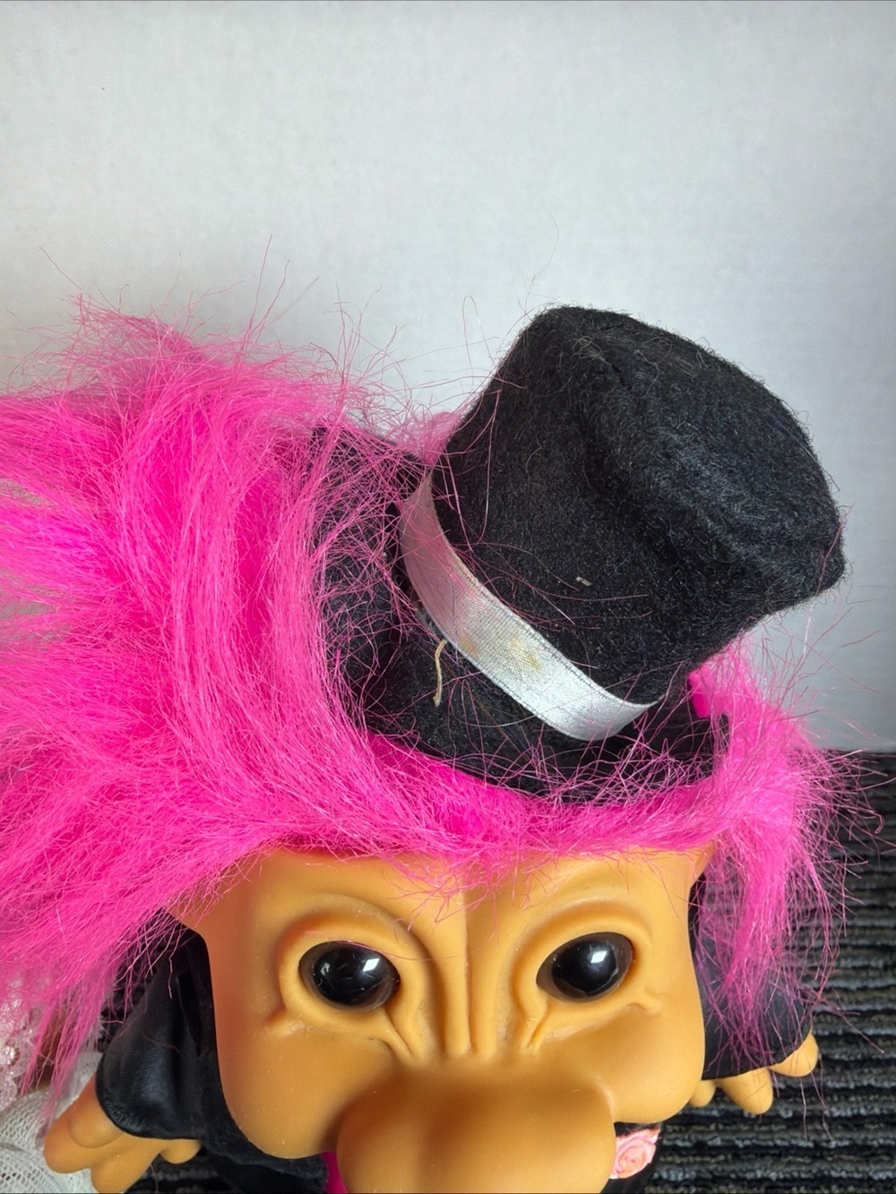 Vintage Troll (Russ) Doll Bride and Groom Set with Bright Pink Hair - Picture 4 of 14